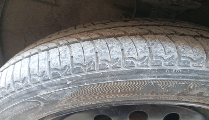 2011 Maruti Wagon R 1.0 VXI, Petrol, Manual, 43,833 km, tyre