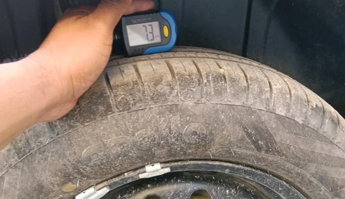 2022 Maruti Ertiga VXi (O), Petrol, Manual, 40,500 km, tyre