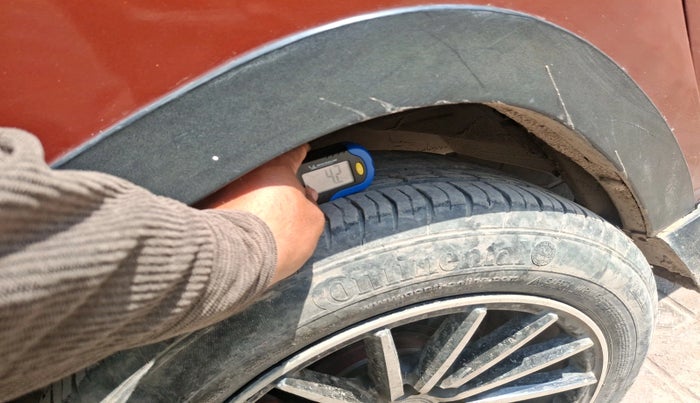 2016 Mahindra Kuv100 K8 5 STR, Petrol, Manual, 1,14,173 km, tyre