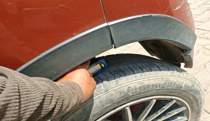 2016 Mahindra Kuv100 K8 5 STR, Petrol, Manual, 1,14,173 km, tyre