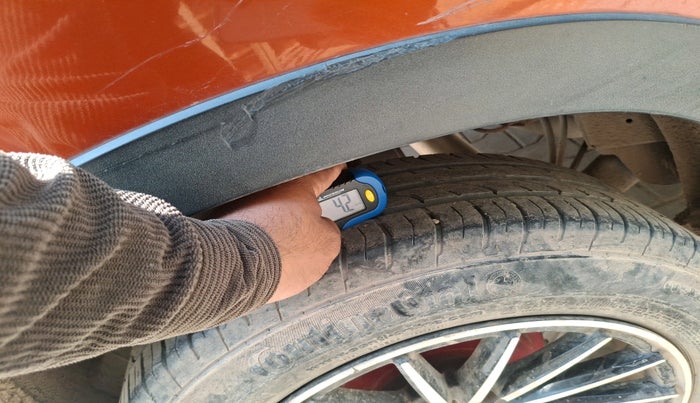 2016 Mahindra Kuv100 K8 5 STR, Petrol, Manual, 1,14,173 km, tyre