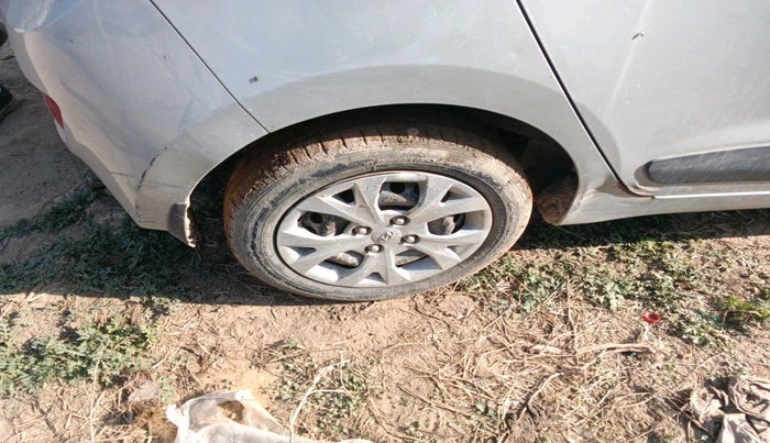 2016 Hyundai Grand i10 SPORTZ 1.2 KAPPA VTVT, Petrol, Manual, 40,364 km, tyre