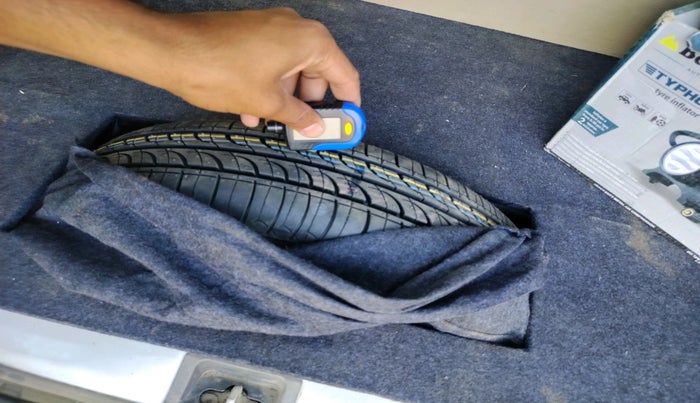 2019 Maruti New Wagon-R LXI CNG (O) 1.0, CNG, Manual, 70,560 km, tyre