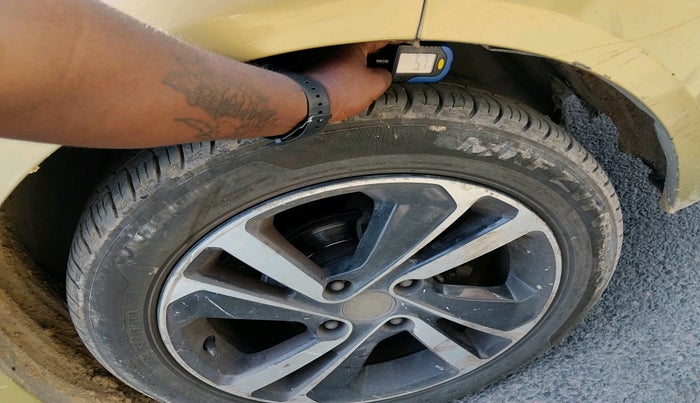 2020 Tata ALTROZ XZ PETROL, Petrol, Manual, 81,627 km, tyre