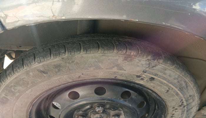 2011 Maruti Ritz VDI, Diesel, Manual, 1,22,572 km, tyre