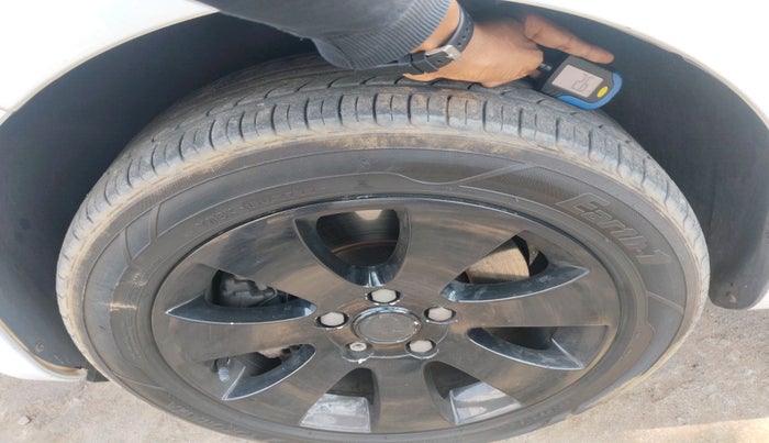 2011 Skoda Superb ELEGANCE 1.8 TSI AT, Petrol, Automatic, 58,312 km, tyre