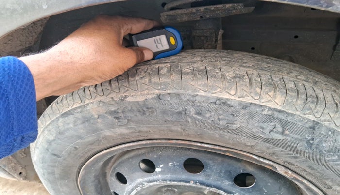 2016 Maruti Swift LXI (O), Petrol, Manual, 58,487 km, tyre