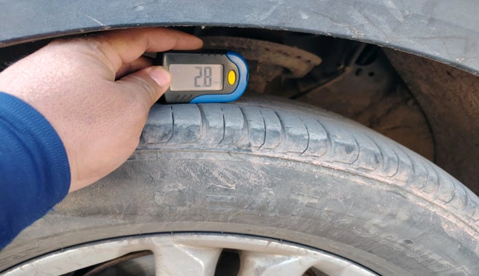 2016 Hyundai Creta S PLUS 1.4 DIESEL, Diesel, Manual, 2,00,387 km, tyre