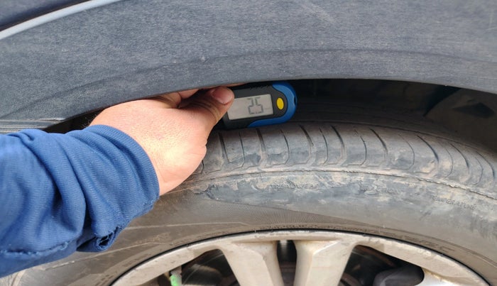 2016 Hyundai Creta S PLUS 1.4 DIESEL, Diesel, Manual, 2,00,387 km, tyre