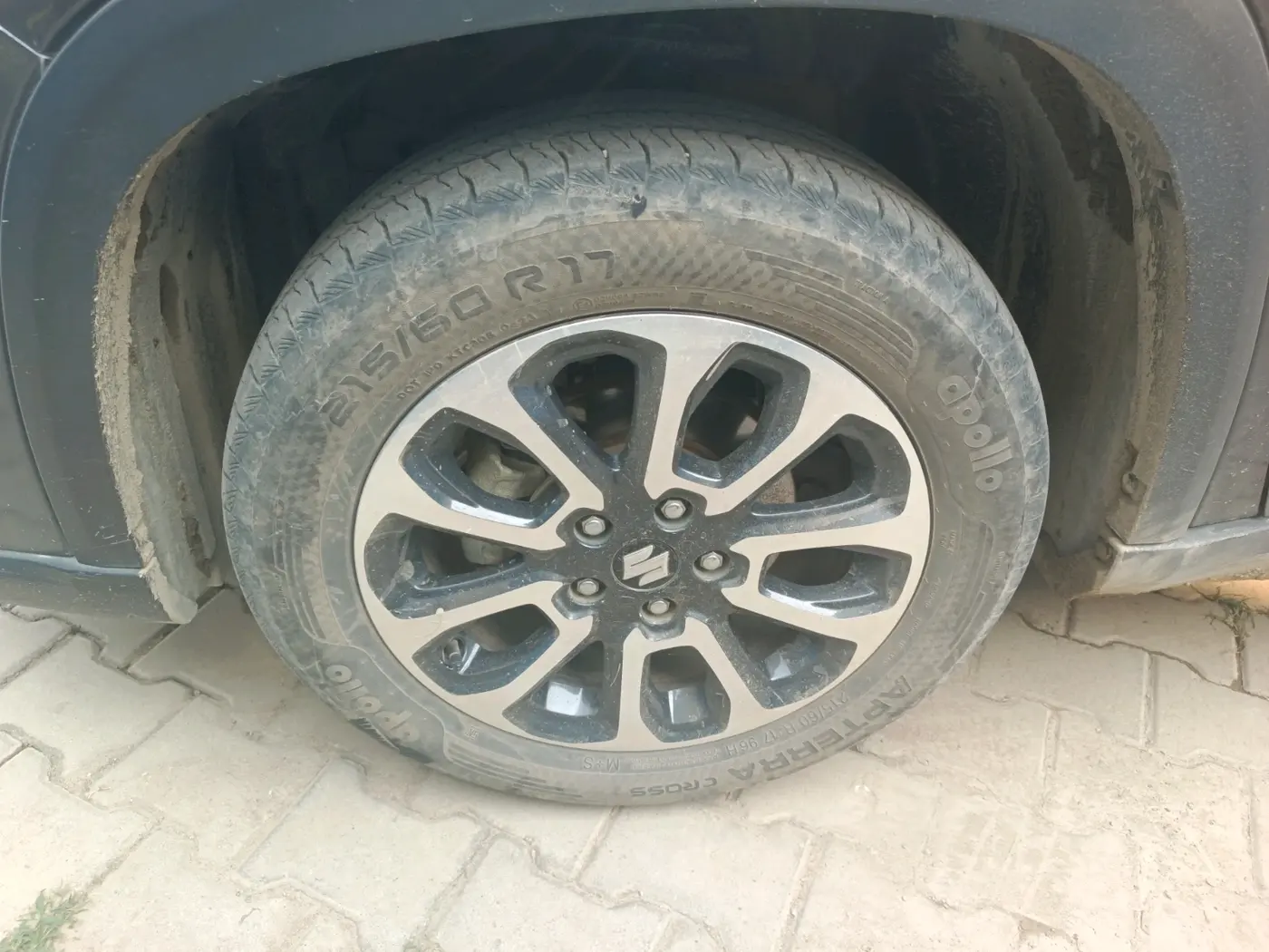 2023 Maruti Grand Vitara ALPHA SMART HYBRID AT, Petrol, Automatic, 34,840 km, tyre