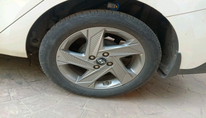 2021 Hyundai Verna SX 1.5 VTVT, Petrol, Manual, 23,250 km, tyre