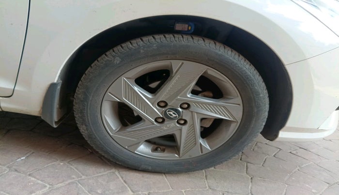 2021 Hyundai Verna SX 1.5 VTVT, Petrol, Manual, 23,250 km, tyre