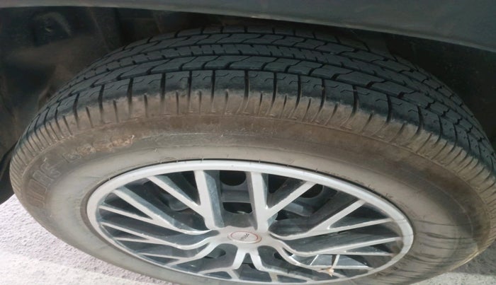 2021 Maruti Vitara Brezza LXI, Petrol, Manual, 1,20,368 km, tyre