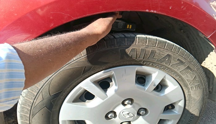 2013 Hyundai i20 MAGNA (O) 1.2, Petrol, Manual, 30,485 km, tyre