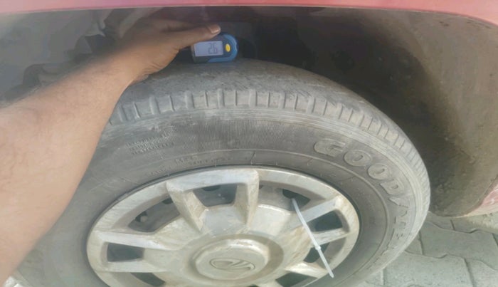 2017 Mahindra TUV300 T6, Diesel, Manual, 1,71,376 km, tyre