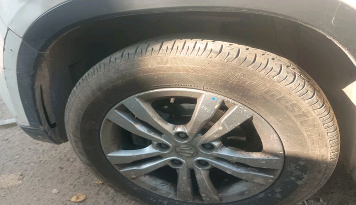 2017 Maruti Vitara Brezza ZDI, Diesel, Manual, 83,518 km, tyre