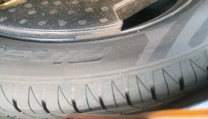 2017 Maruti Vitara Brezza ZDI, Diesel, Manual, 83,518 km, tyre