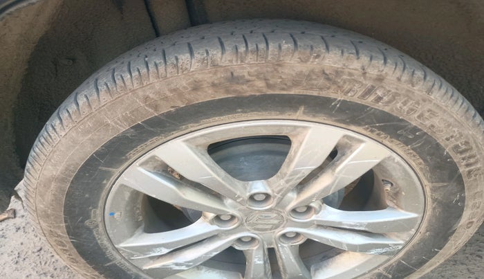 2017 Maruti Vitara Brezza ZDI, Diesel, Manual, 83,518 km, tyre