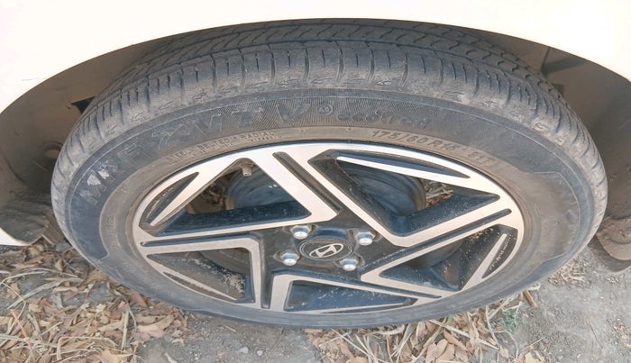 2023 Hyundai GRAND I10 NIOS ASTA AMT 1.2 KAPPA VTVT, Petrol, Automatic, 25,204 km, tyre