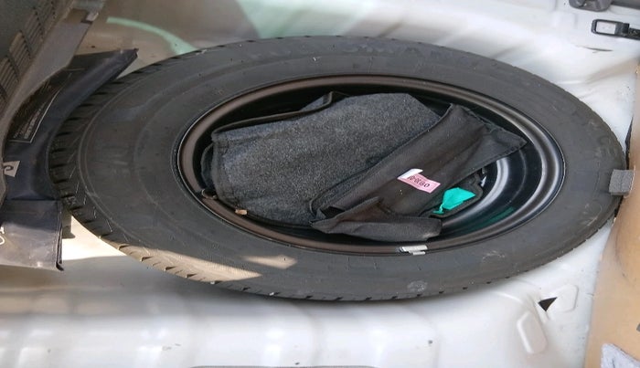 2023 Hyundai GRAND I10 NIOS ASTA AMT 1.2 KAPPA VTVT, Petrol, Automatic, 25,204 km, tyre