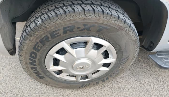 2017 Mahindra TUV300 T6, Diesel, Manual, 1,99,012 km, tyre