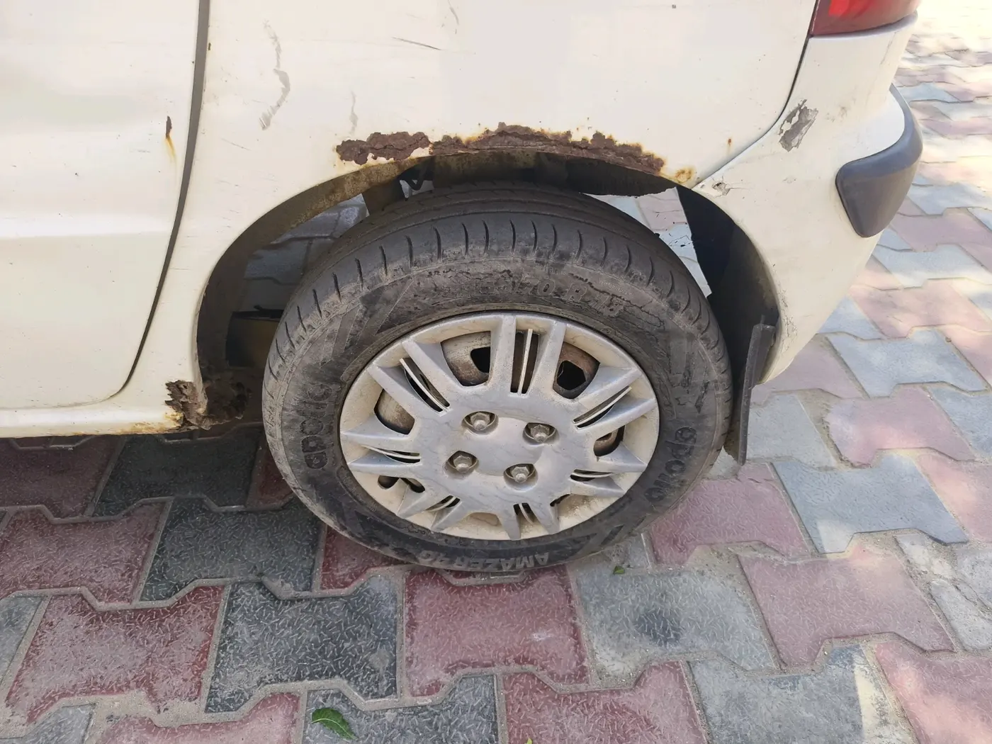 2014 Hyundai Santro Xing GL PLUS, Petrol, Manual, 72,320 km, tyre