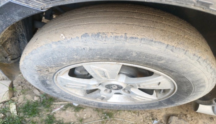 2012 Mahindra XUV500 W8, Diesel, Manual, 1,80,000 km, tyre