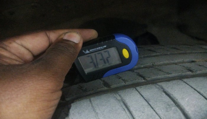 2010 Ford Endeavour 3.0L 4X2 AT, Diesel, Automatic, 1,68,981 km, tyre