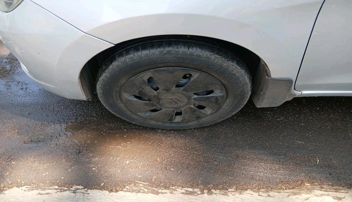 2015 Maruti Celerio VXI AMT, Petrol, Automatic, 99,283 km, tyre