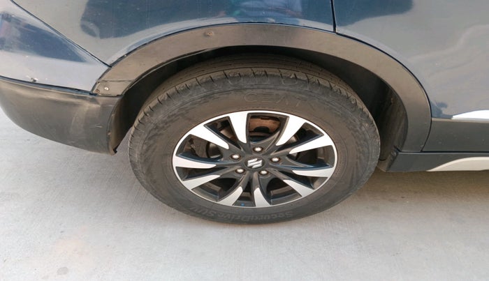 2017 Maruti S Cross ALPHA 1.3, Diesel, Manual, 1,98,916 km, tyre