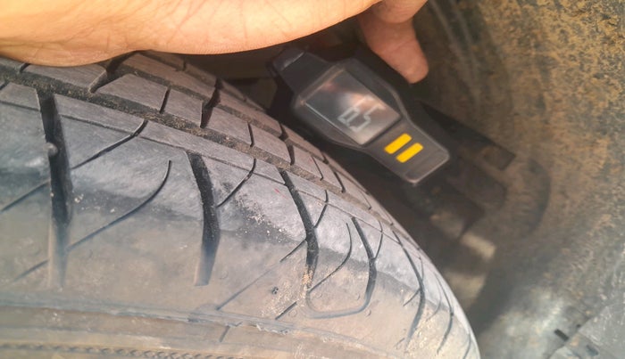 2023 Maruti FRONX DELTA CNG 1.2 MT, CNG, Manual, 80,226 km, tyre