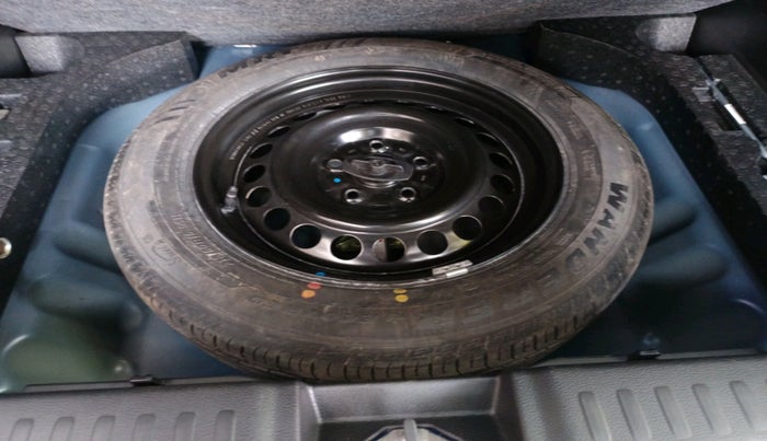 2023 Maruti BREZZA ZXI AT SMART HYBRID, Petrol, Automatic, 29,948 km, tyre