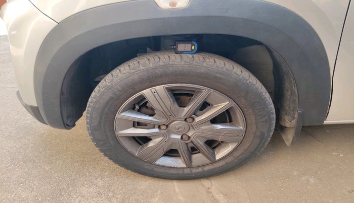 2020 Renault Kwid NEOTECH RXL 1.0 AMT, Petrol, Automatic, 15,434 km, tyre