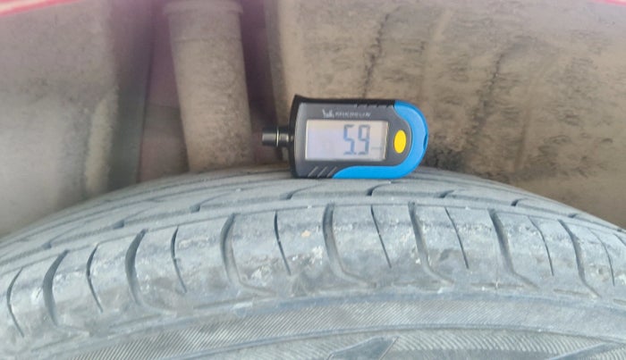 2018 Maruti Swift VXI, Petrol, Manual, 53,456 km, tyre