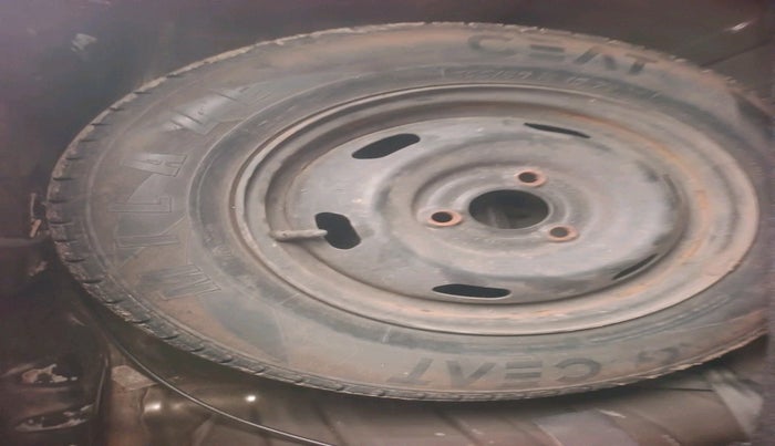 2015 Renault Kwid RXT 0.8, Petrol, Manual, 87,739 km, tyre