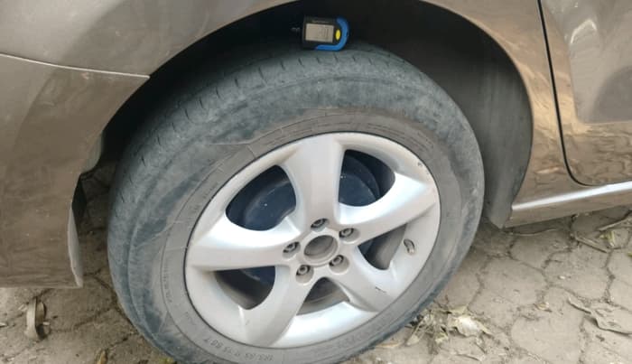 2014 Volkswagen Vento COMFORTLINE DIESEL 1.5, Diesel, Manual, 1,66,348 km, tyre