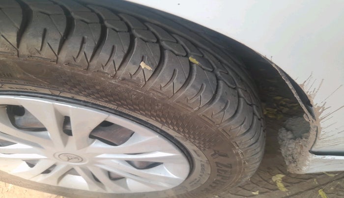 2013 Toyota Innova 2.5 GX 8 STR, Diesel, Manual, 97,759 km, tyre