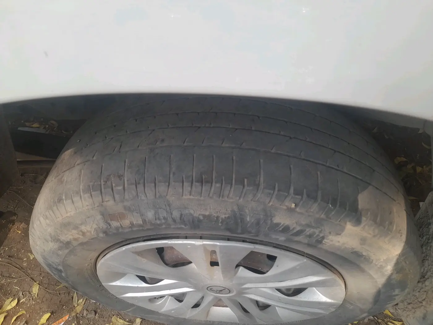 2013 Toyota Innova 2.5 GX 8 STR, Diesel, Manual, 97,759 km, tyre