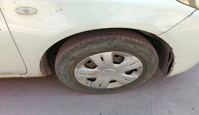 2013 Renault Scala RXE DIESEL, Diesel, Manual, 1,05,950 km, tyre