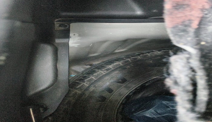 2018 Maruti Baleno DELTA PETROL 1.2, CNG, Manual, 55,827 km, tyre