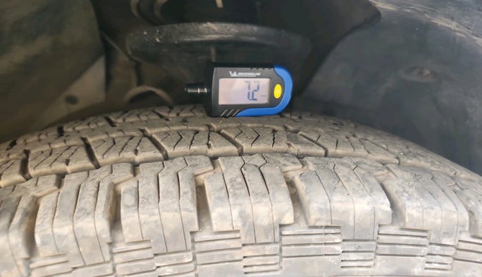 2017 Mahindra XUV500 W8 AT, Diesel, Automatic, 1,16,501 km, tyre