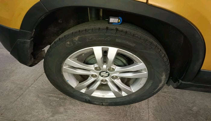 2016 Maruti Vitara Brezza ZDI PLUS DUAL TONE, Diesel, Manual, 83,816 km, tyre