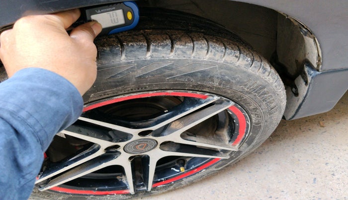 2018 Maruti Alto 800 LXI CNG, CNG, Manual, 1,07,184 km, tyre