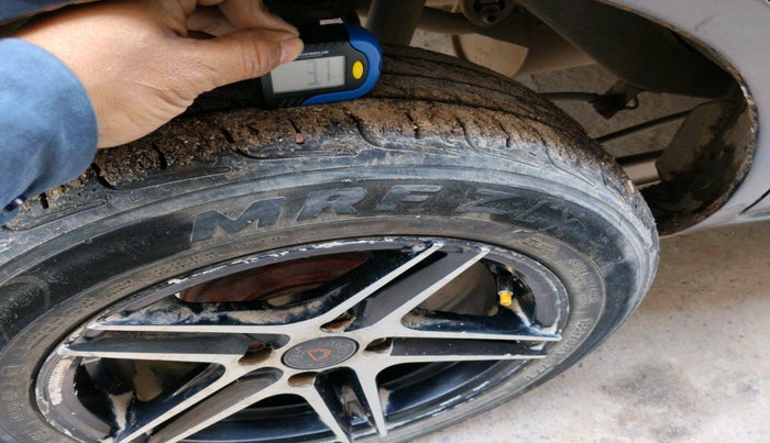 2018 Maruti Alto 800 LXI CNG, CNG, Manual, 1,07,184 km, tyre