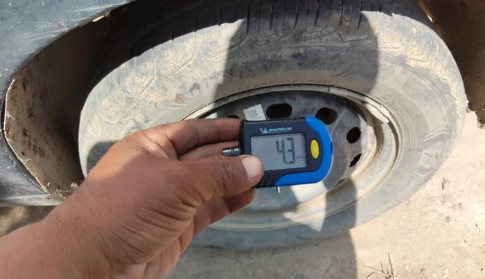 2018 Mahindra KUV 100 NXT K4+ D 6 STR, Diesel, Manual, 1,60,424 km, tyre