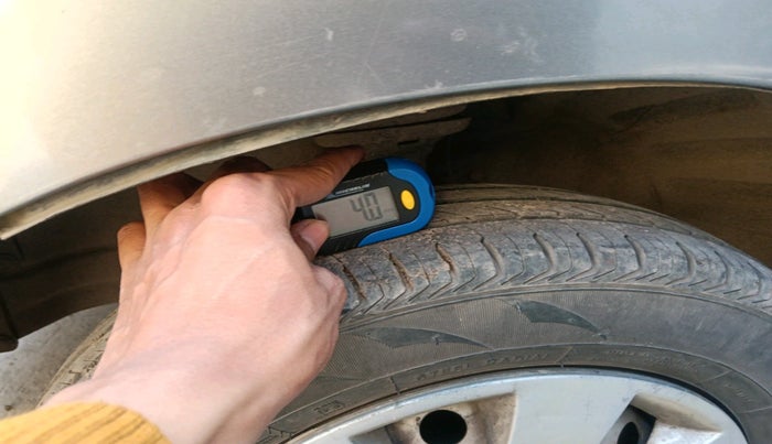 2017 Maruti Wagon R 1.0 LXI CNG, CNG, Manual, 98,583 km, tyre