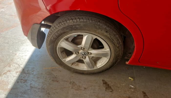2012 Honda Jazz 1.2L I-VTEC SELECT, Petrol, Manual, 1,31,230 km, tyre