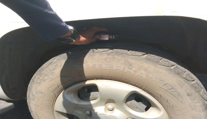 2016 Mahindra TUV300 T6 PLUS, Diesel, Manual, 1,49,447 km, tyre