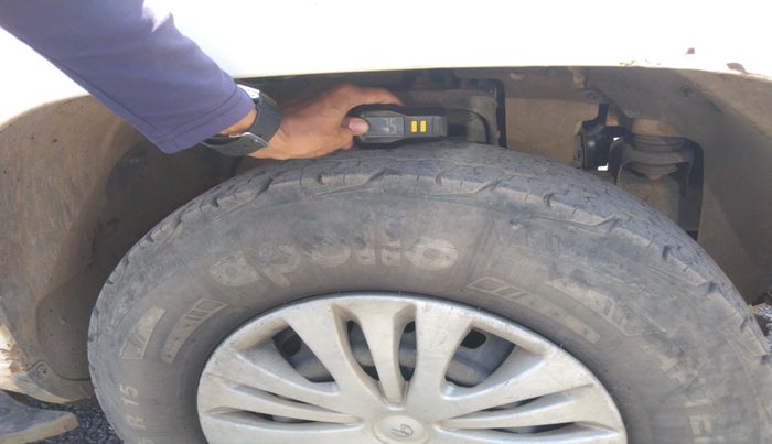 2016 Mahindra TUV300 T6 PLUS, Diesel, Manual, 1,49,447 km, tyre