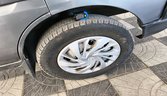 2011 Maruti Eeco 5 STR WITH A/C+HTR, CNG, Manual, 75,232 km, tyre